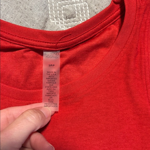 NWT Beyond Yoga Featherweight Rebalance Tank. Ruby Red color. Size S. - Picture 7 of 7